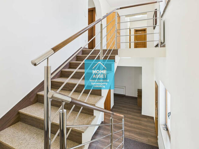 Obiekt komercyjny 437 m² na działce 2226 m2