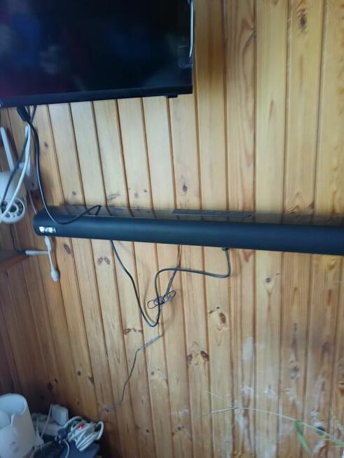 Telewizor 32cale i kino domowe widoczne na zdjęciach