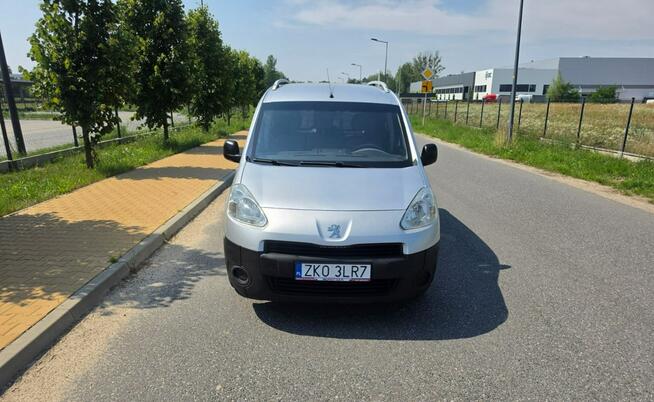 Peugeot Partner Long | 1.6 HDi 90 KM | 3-osobowy | 2012 | 291 tys. km |