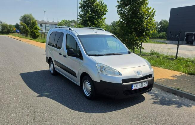 Peugeot Partner Long | 1.6 HDi 90 KM | 3-osobowy | 2012 | 291 tys. km |