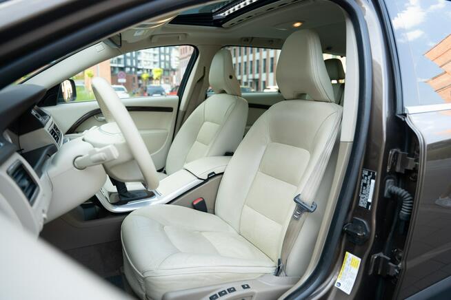 Volvo XC 70 3.2 AWD | 6 cylindrów | Jasna skóra | Szyberdach | Keyless |FV 23%