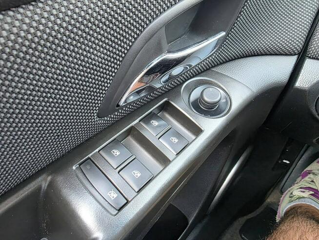 Chevrolet Cruze 1.8 Benzyna 141 KM, Klimatyzacja, Alufelgi, Isofix, Tempomat, 2 Klucze