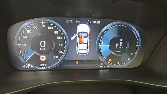 Volvo XC 40 T5 Plug-In Hybrid R-Design aut ! Z Polskiego Salonu ! Faktura VAT !