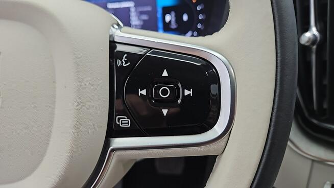 Volvo XC 60 B5 D AWD Ultimate Bright aut ! Z Polskiego Salonu ! Faktura VAT !