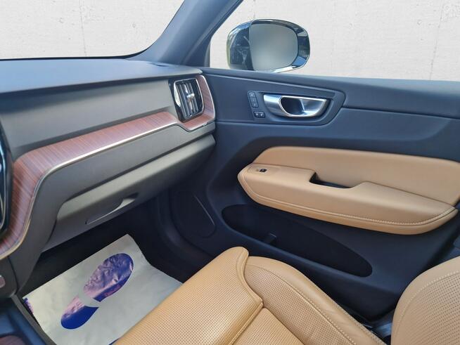Volvo XC 60 B4 D AWD Plus Dark! Z Polskiego Salonu! Faktura VAT!