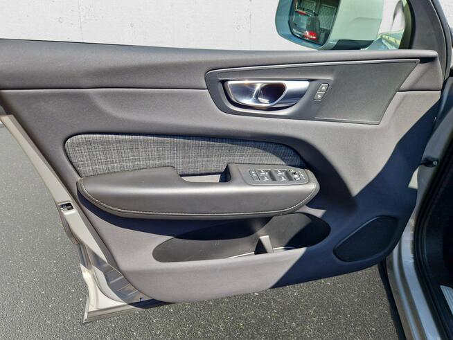 Volvo XC 60 B4 B Core ! Z Polskiego Salonu ! Faktura Vat !