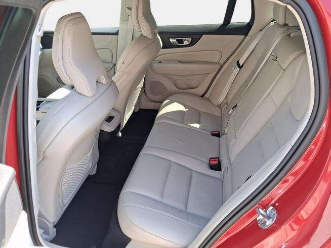 Volvo V60 VAT 23% Bright Plus 2.0 B5 250KM automat AWD 2023 r., s. PL, I wł., V