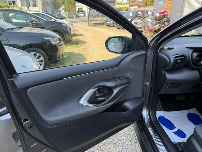 Toyota Yaris 1.5 Hybryda Kamera Cofania Stan BardzoDobry Climatronic Zarejestrowany