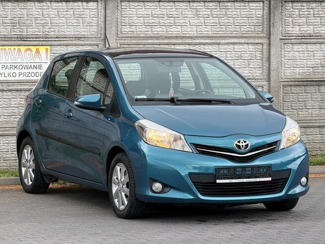 Toyota Yaris 1.33i 99KM Soll/Nawigacja/Kamera cofania/Dach Panoramiczny/SalonPL/Alu