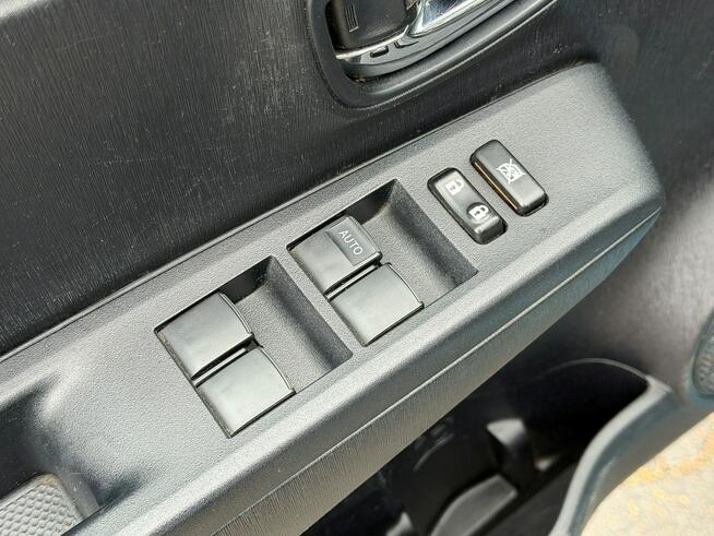 Toyota Yaris 1.33i 99KM Soll/Nawigacja/Kamera cofania/Dach Panoramiczny/SalonPL/Alu