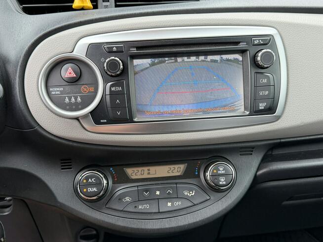 Toyota Yaris 1.33i 99KM Soll/Nawigacja/Kamera cofania/Dach Panoramiczny/SalonPL/Alu
