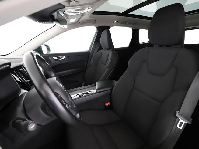 Volvo XC 60 FV23% PHEV T6 automat AWD panorama navi kamera grzane fotele