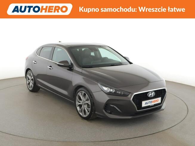 Hyundai i30 automat 140KM panorama skóra navi kamera hak grzane+wentyl. fotele tem