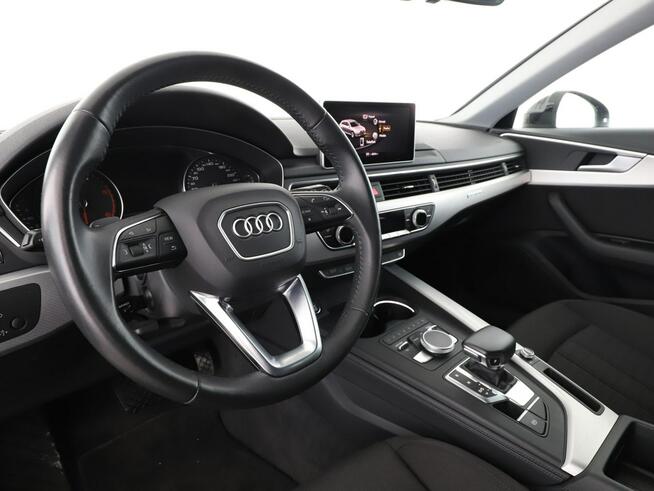 Audi A4 4x4 S-Tronic klima auto (3 strefy) ACC asystenci czujniki parkowania n
