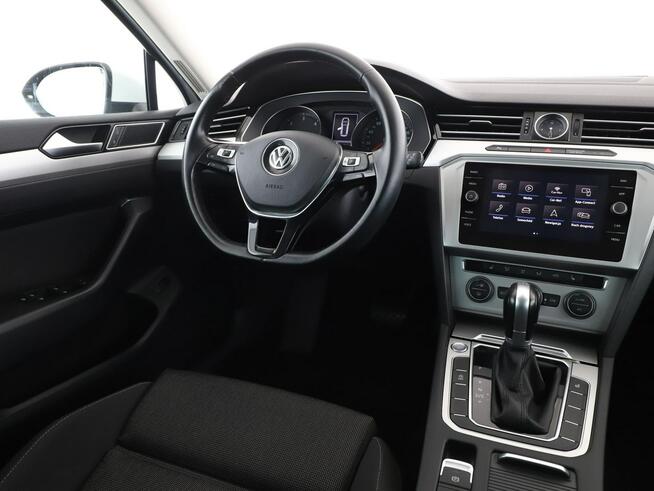 Volkswagen Passat Variant R-Line DSG navi klima auto grzane fotele kamera i czujnii parkowania