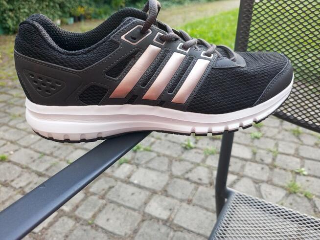Czarne buty sportowe Adidas