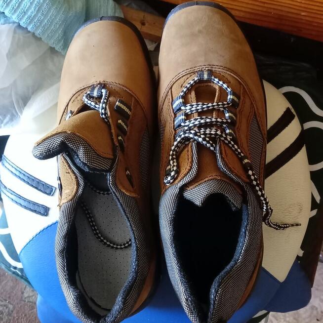 Sprzedam buty robocze 3 pary rozmiar 44 jedna 45