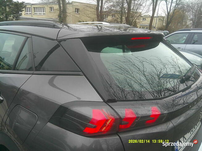 mały suv peugot model 2008 rok prod 2020..