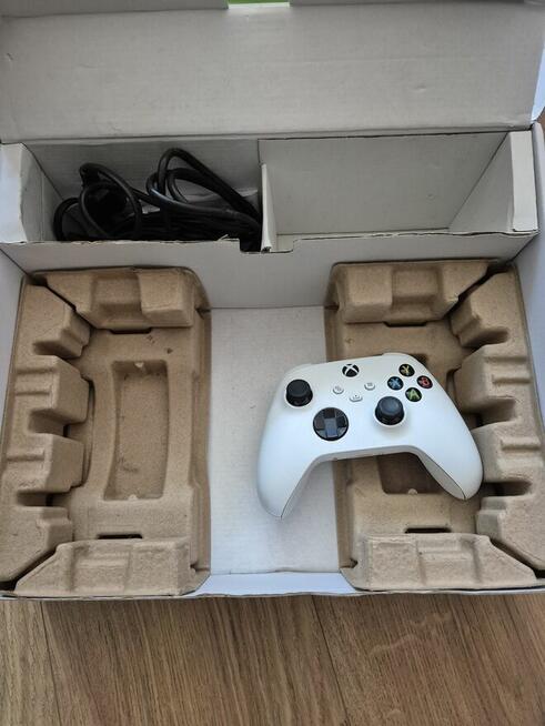 XBOX series S 512 mb wraz z dodatkowym padem
