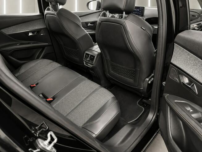 Peugeot 3008 1.6 benzyna PureTech 181 koni*automat*GT-line*nawigacja*panorama