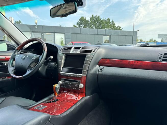 Lexus LS, 2010
