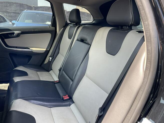 Volvo XC 60 D4 AWD Skóra Pamięć Podgrzewanie HAK