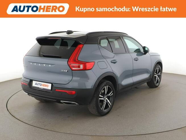 Volvo XC 40 R-Design automat 150KM 4x4 navi kamera hak LED panorama