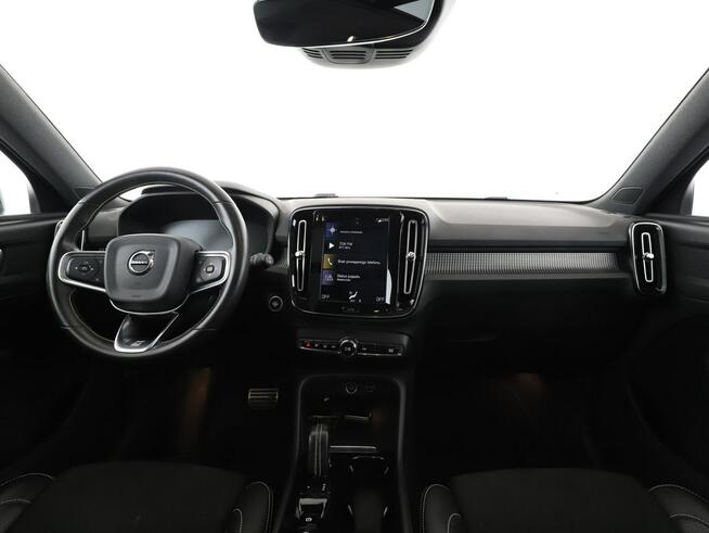 Volvo XC 40 R-Design automat 150KM 4x4 navi kamera hak LED panorama