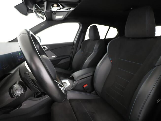 BMW 120 M Sport automat mHEV alcantara navi kamera ACC HarmanKardon grzane fot