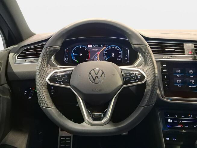 Volkswagen Tiguan VAT 23% R-line 2.0TDI 200KM DSG 4motion 2022 r., salon PL