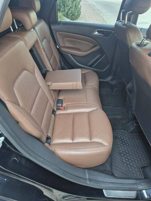 Mercedes B 200 brązowe skóry/ Harman Kardon/el. + pamięć foteli/ SERWIS