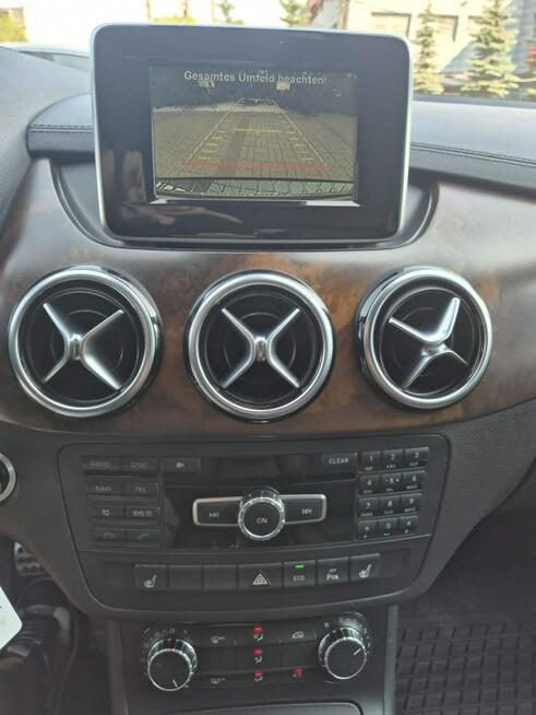 Mercedes B 200 brązowe skóry/ Harman Kardon/el. + pamięć foteli/ SERWIS