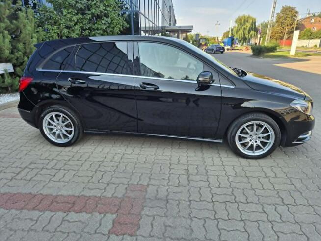 Mercedes B 200 brązowe skóry/ Harman Kardon/el. + pamięć foteli/ SERWIS