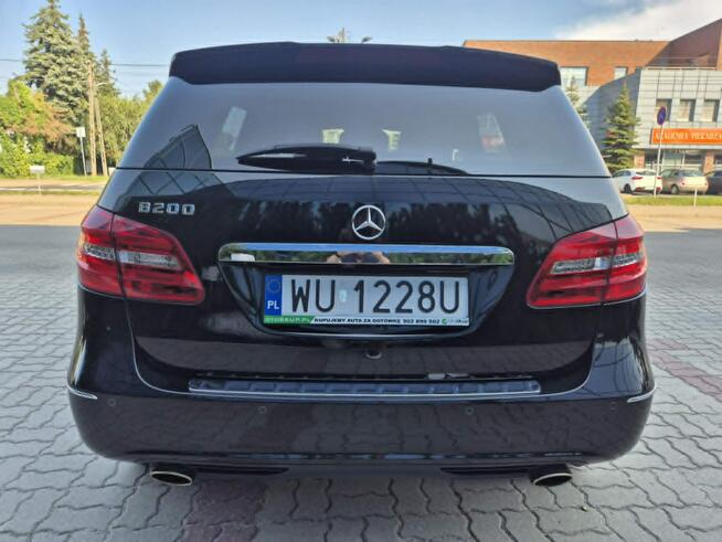 Mercedes B 200 brązowe skóry/ Harman Kardon/el. + pamięć foteli/ SERWIS