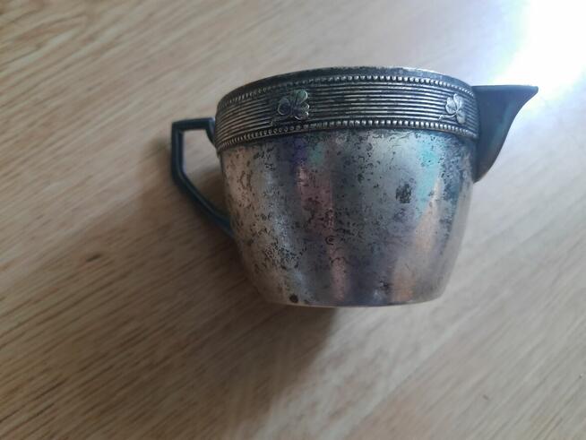 Metalowy mlecznik antyk