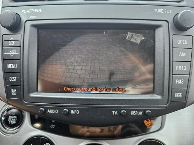 Toyota RAV-4 Klima / Nawigacja / Skóra / Podgrzewane fotele / Kamera cofania / 4x4