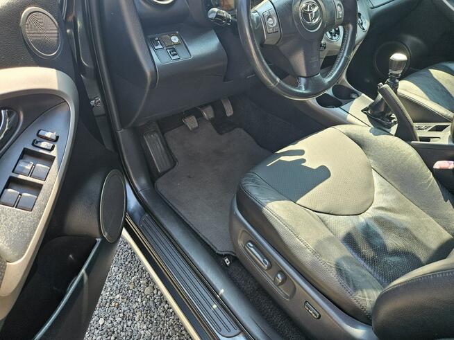 Toyota RAV-4 Klima / Nawigacja / Skóra / Podgrzewane fotele / Kamera cofania / 4x4