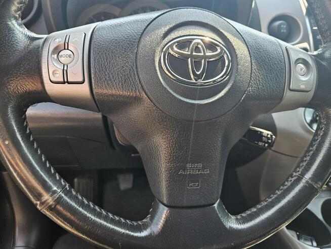 Toyota RAV-4 Klima / Nawigacja / Skóra / Podgrzewane fotele / Kamera cofania / 4x4