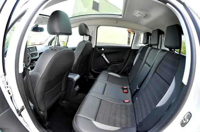 Peugeot 2008 1,2 Benzyna Ledy Navi Skóra Panorama Dach Kamera Klimatronik Serwis