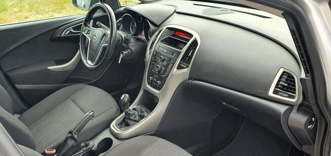 Opel Astra Oryginalny lakier/6 biegów/Światła jazdy dziennej/Alufelgi/Tempomat
