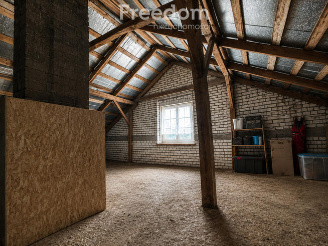 Dom z działką 2400 m² i budynkami – Wyględówek