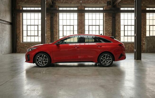 Kia Pro Cee'd Bezwypadkowy serwis rok gwarancji