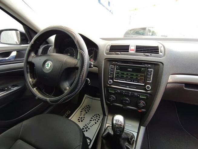 Škoda Octavia klimatronik, kolorowa nawigacja, parktronik, nowe opony, ksenon, zarej