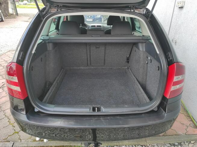 Škoda Octavia klimatronik, kolorowa nawigacja, parktronik, nowe opony, ksenon, zarej