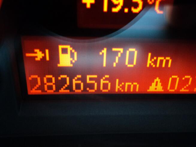 sprzedam ładneBMW 318i 2.0 b+gaz 130 KM