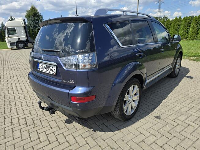 Mitsubishi Outlander 2,4benz Automat.Napęd 4x4.Szyberdach.Skóry.7 osobowe.Tempomat