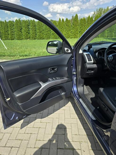 Mitsubishi Outlander 2,4benz Automat.Napęd 4x4.Szyberdach.Skóry.7 osobowe.Tempomat