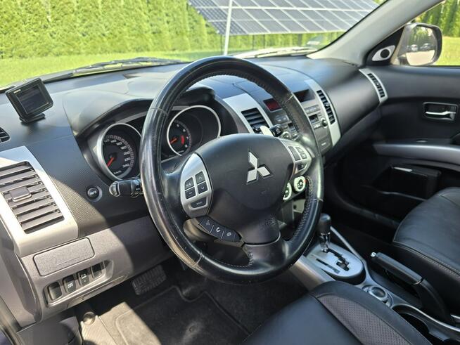 Mitsubishi Outlander 2,4benz Automat.Napęd 4x4.Szyberdach.Skóry.7 osobowe.Tempomat