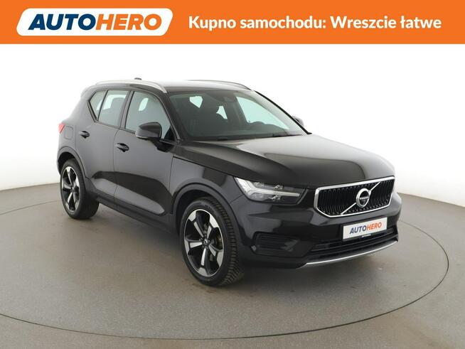 Volvo XC 40 2.0T4 Automat Momentum Nawigacja Tempomat Grzana Kierownica Kamera LED
