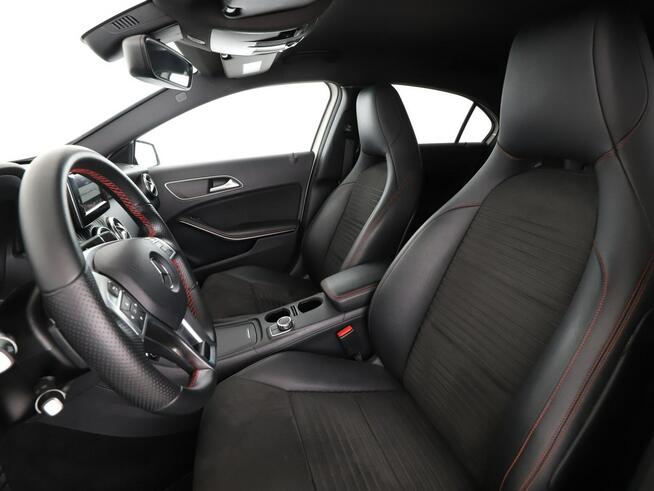 Mercedes A 180 automat skóra/alcantara bi-xenon kamera i czujniki parkowania